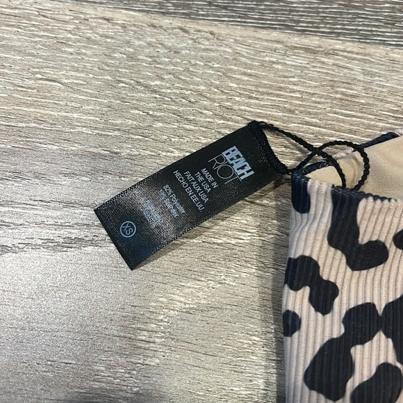 Beach Riot Twist Top - Picture 4 of 4